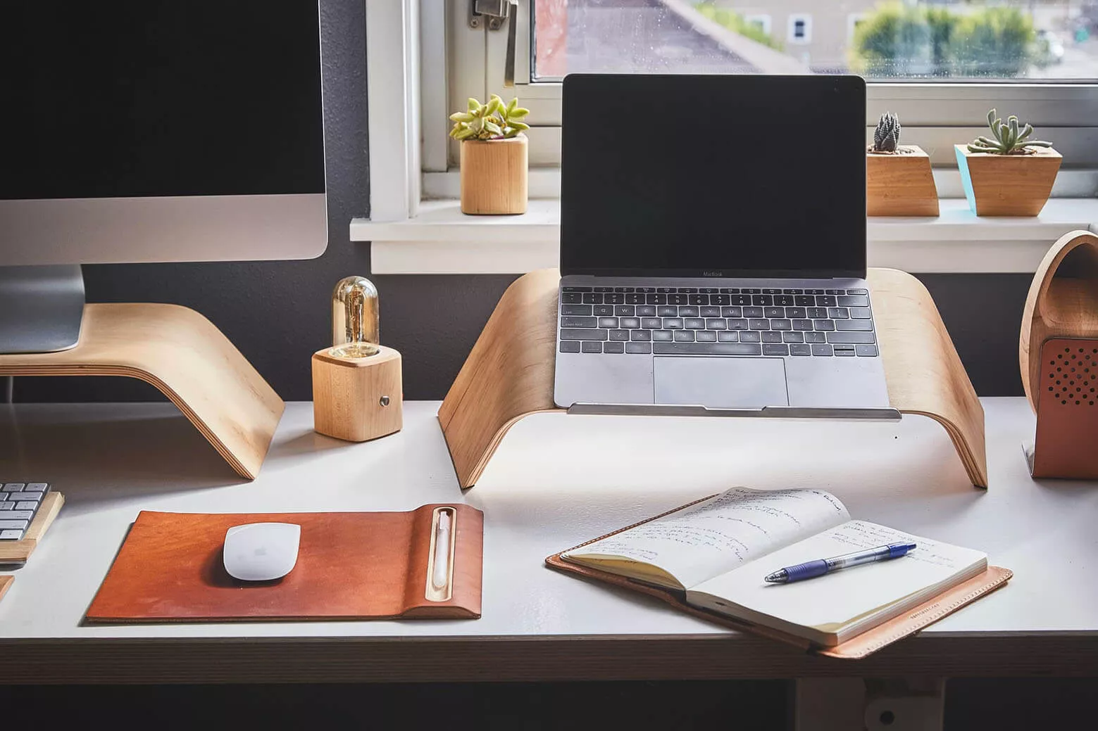 TIPS FOR CREATING THE PERFECT HOME OFFICE